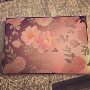 Aspyn Ovard x Tarte Eye and Cheek Palette